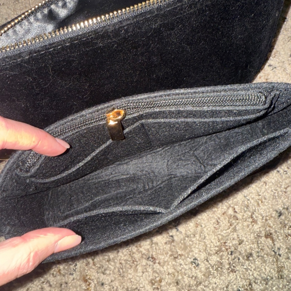 Gucci Beauty GWP Converted Pouch - Picture 8 of 13